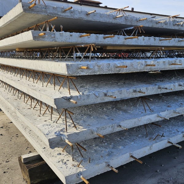 Składowanie płyt prefabrykowanych w zakładzie produkcyjnym pod Bydgoszczą